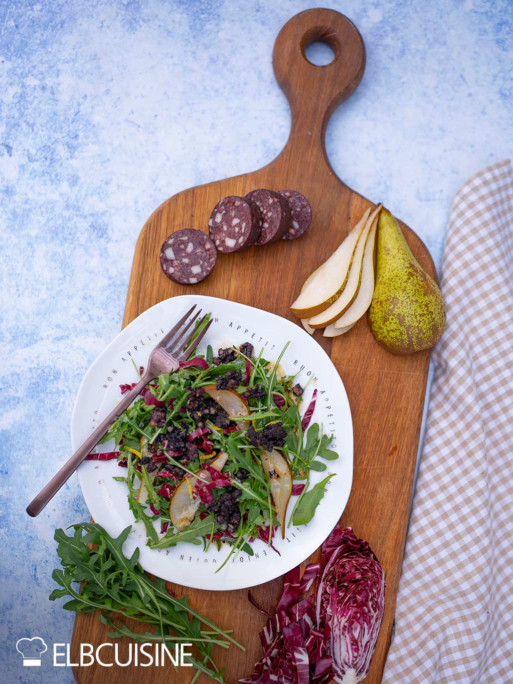 Bunter Salat mit Blutwurst-Geröstl mit Miso-Dressing